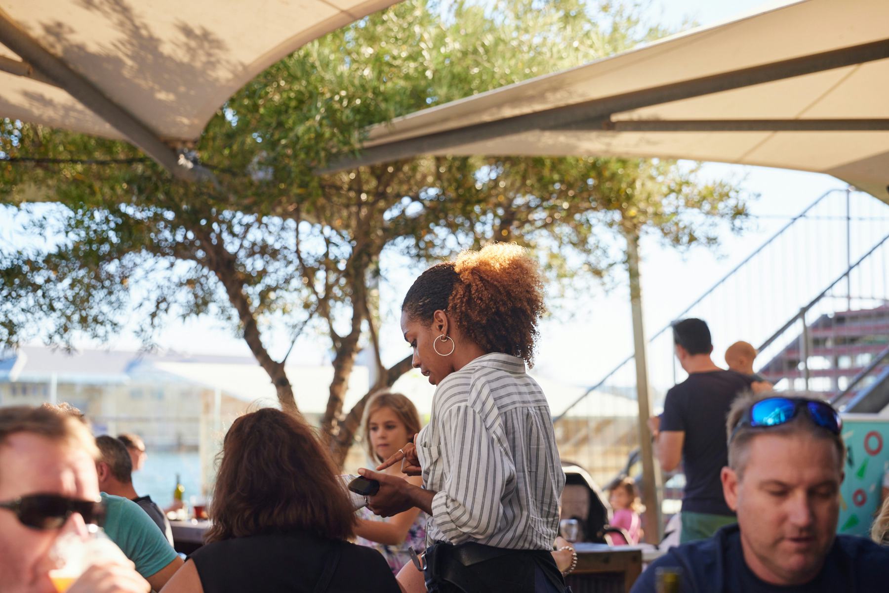 Dit kleine en volledig mobiele kassasysteem bespaart je kostbare tijd