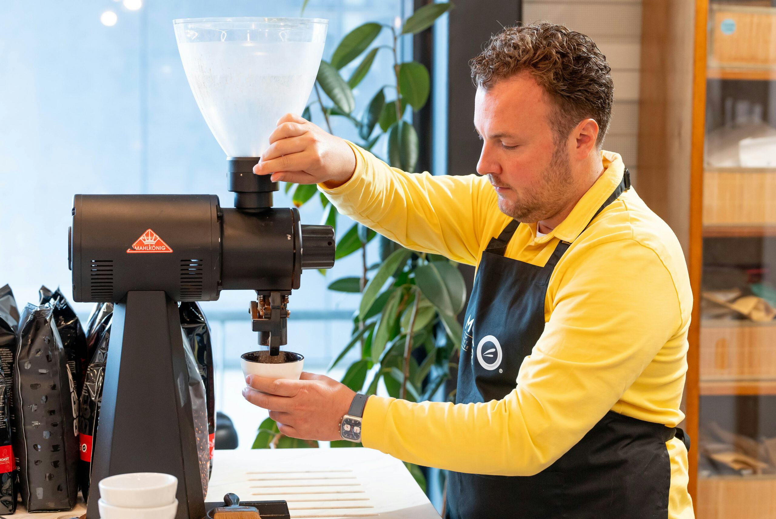 Niels te Vaanhold, topbarista en Q-grader bij Mocca d’Or: Gasten willen verrast worden, zeker als ze iets nieuws kunnen proeven dat ze thuis niet zo snel maken.'