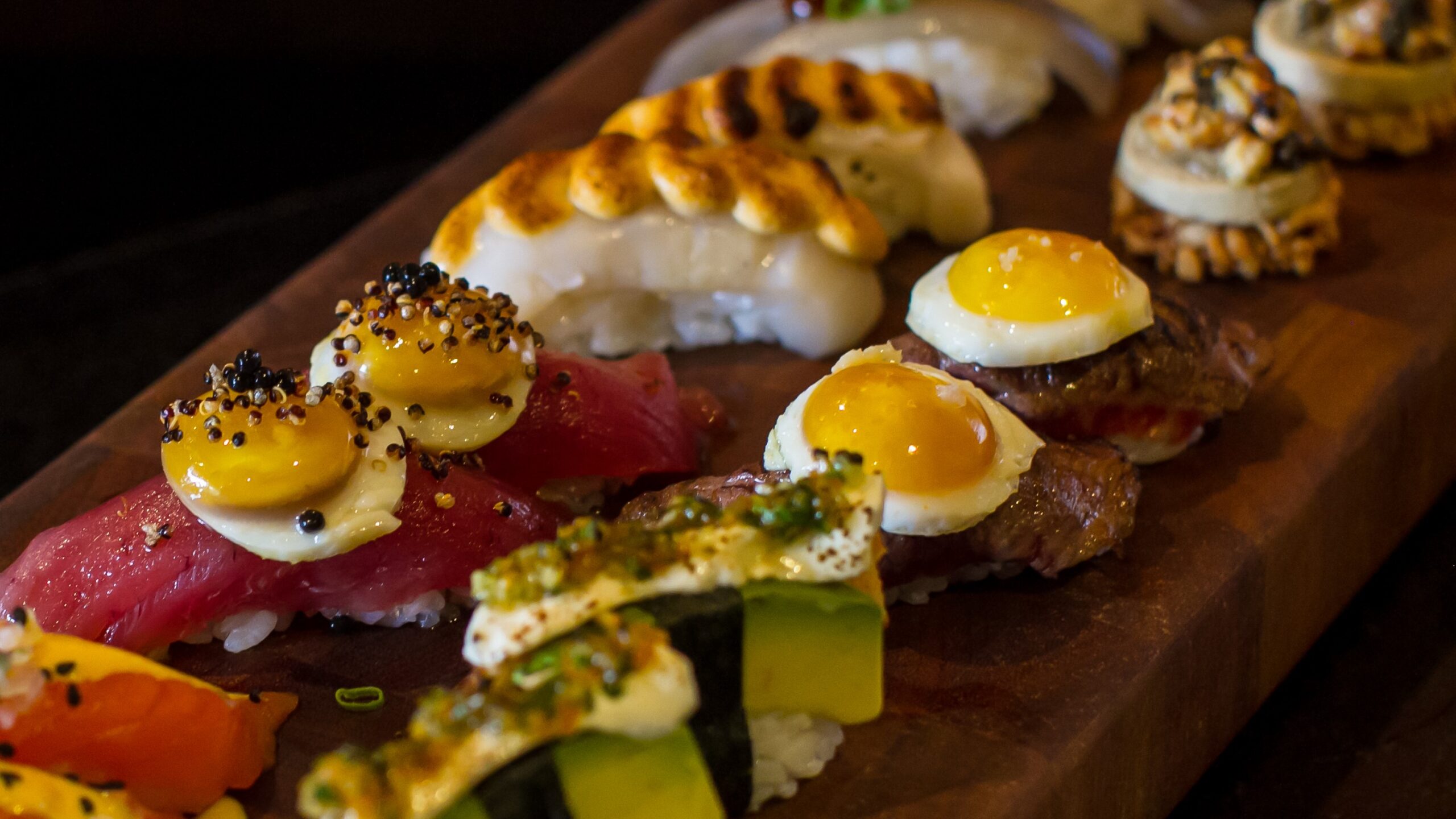 Degustatación de platos típicos van  restaurant Maido. Foto-credits: Karina Mendoza / PROMPERÚ