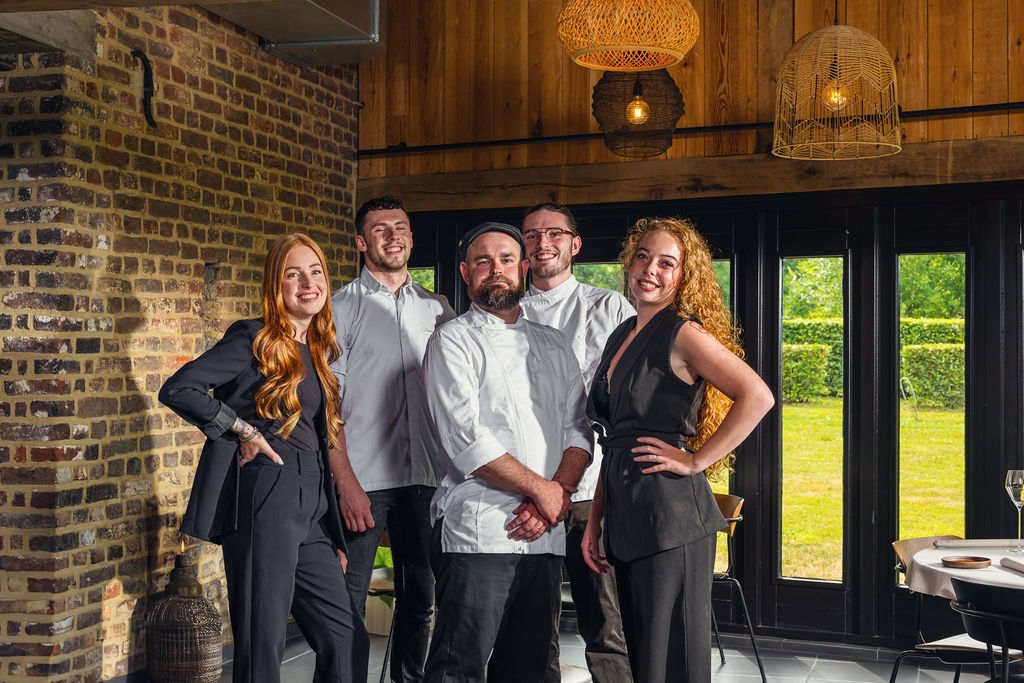 Het team van restaurant Darwin, met chef Daan van der Wielen in het midden