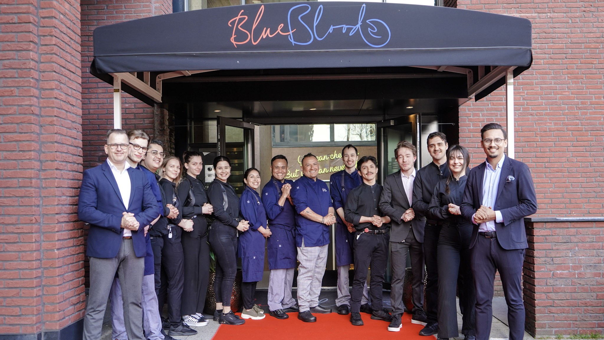 Het hele team van BlueBlood.
