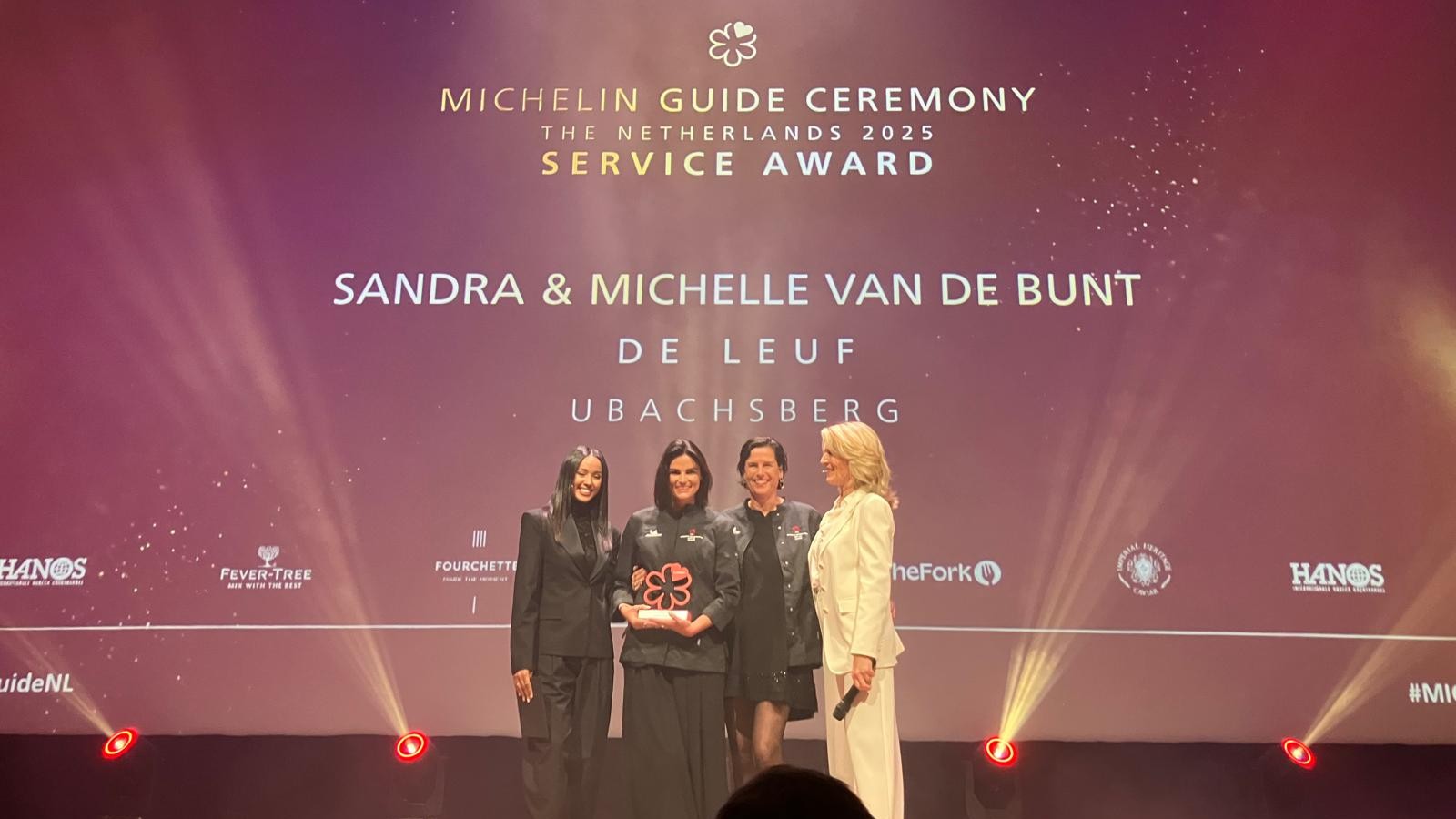 Sandra en Michelle van de Bunt