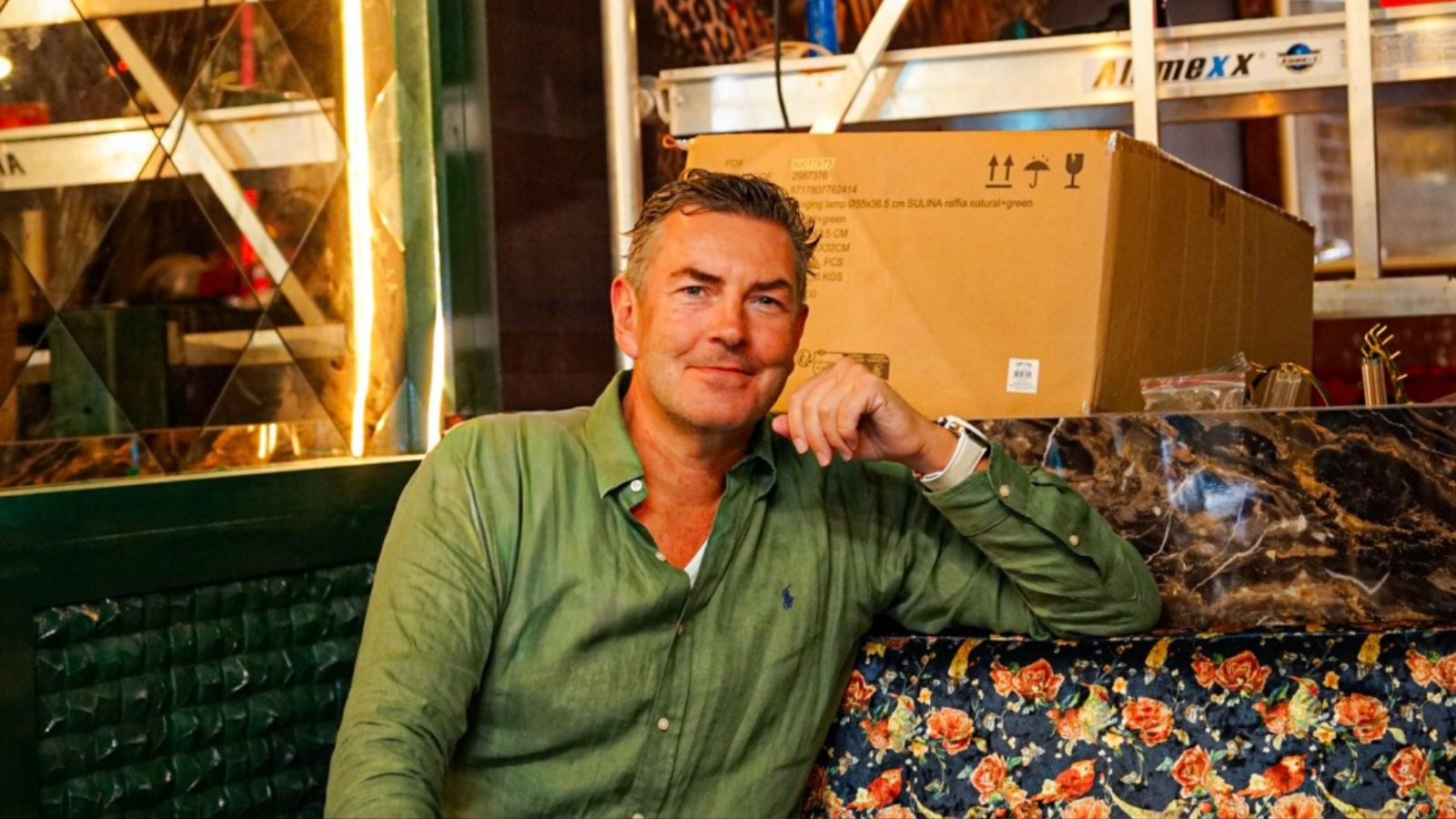 Ondernemer Marcel Levee in zijn nieuwe restaurant Ntourage.