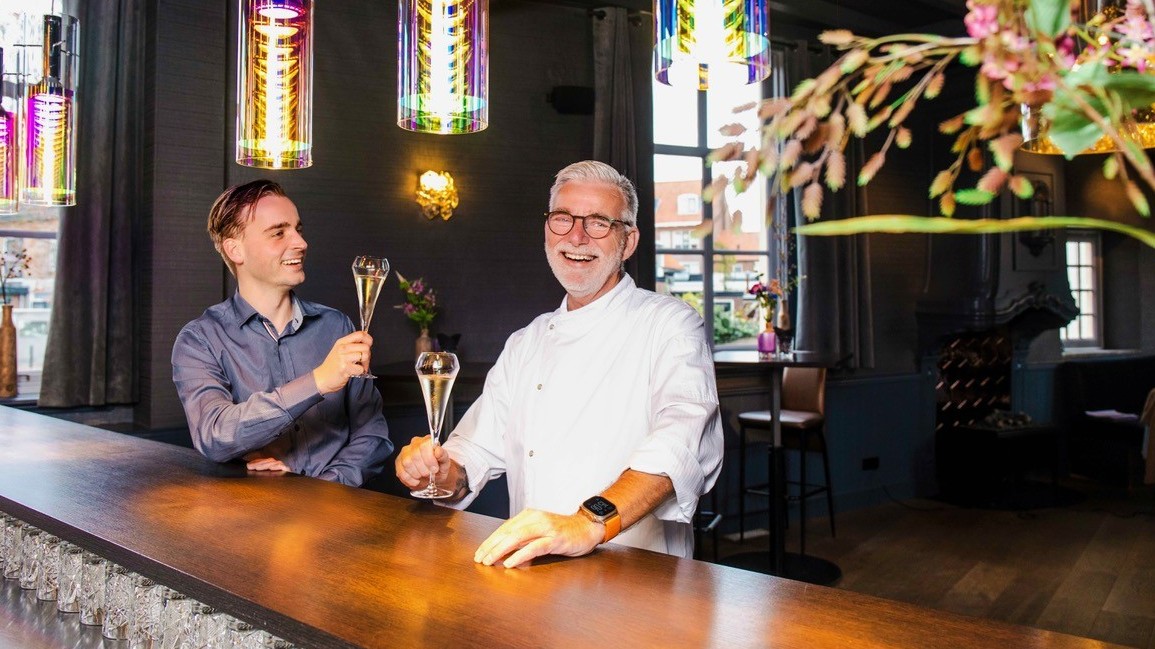 Robin van der Straten en chef-kok Ries Verburgt. Foto-credites: Foto: (c) Kasteel Montfoort, Nathalie van der Straten.