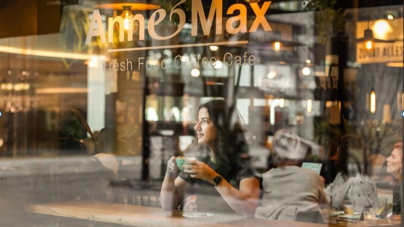 Beeld: Franchisenemer Elena Malagrida bij Anne&Max Tilburg.