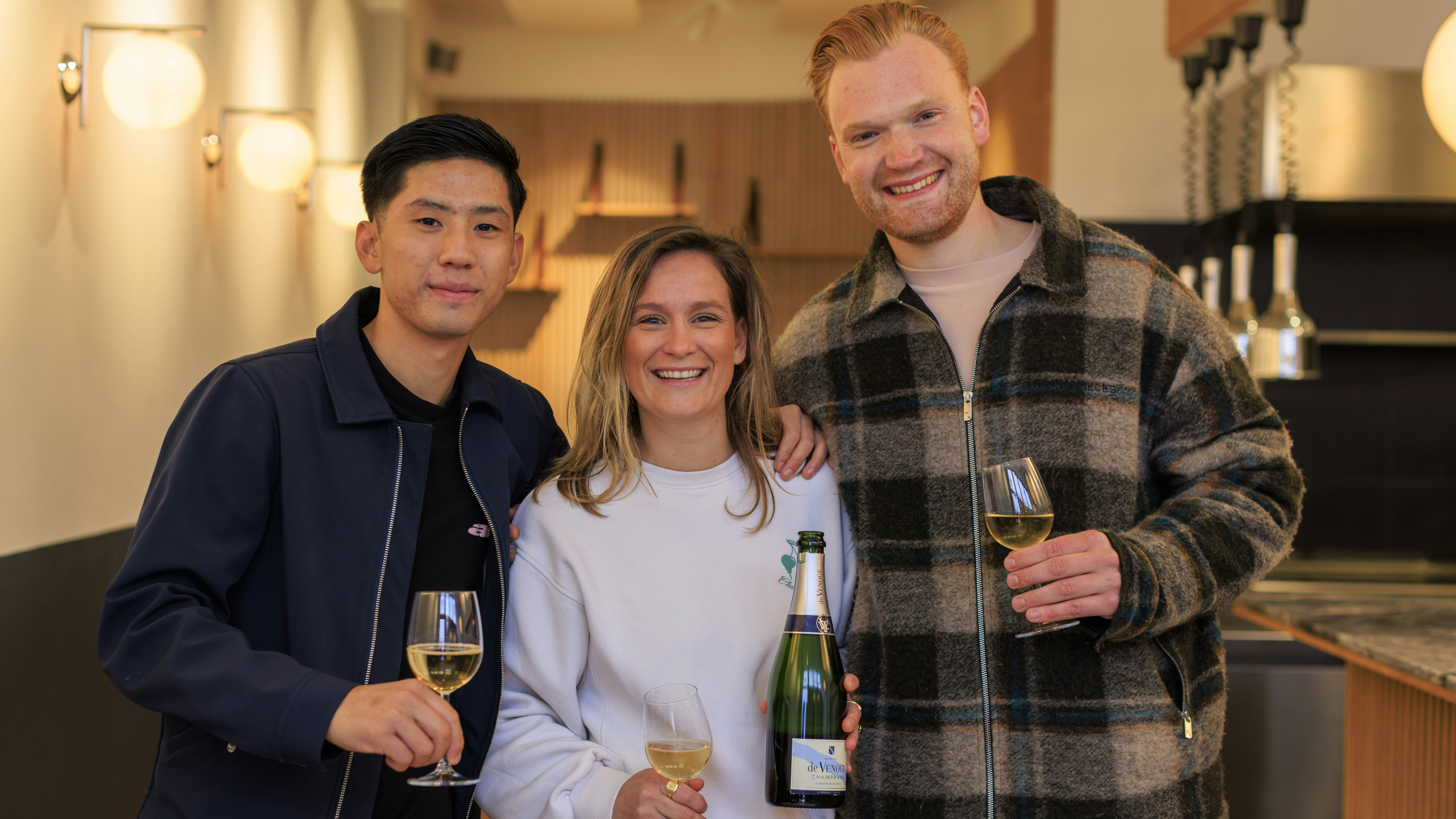 Trio met ervaring in sterrenkeukens start eigen restaurant in Den Haag