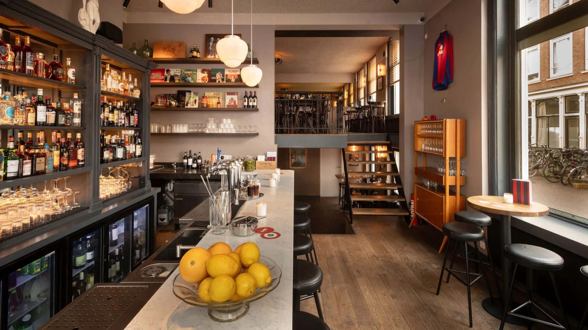 Ilario brengt authentieke aperitivo-cultuur uit Bologna naar Amsterdam