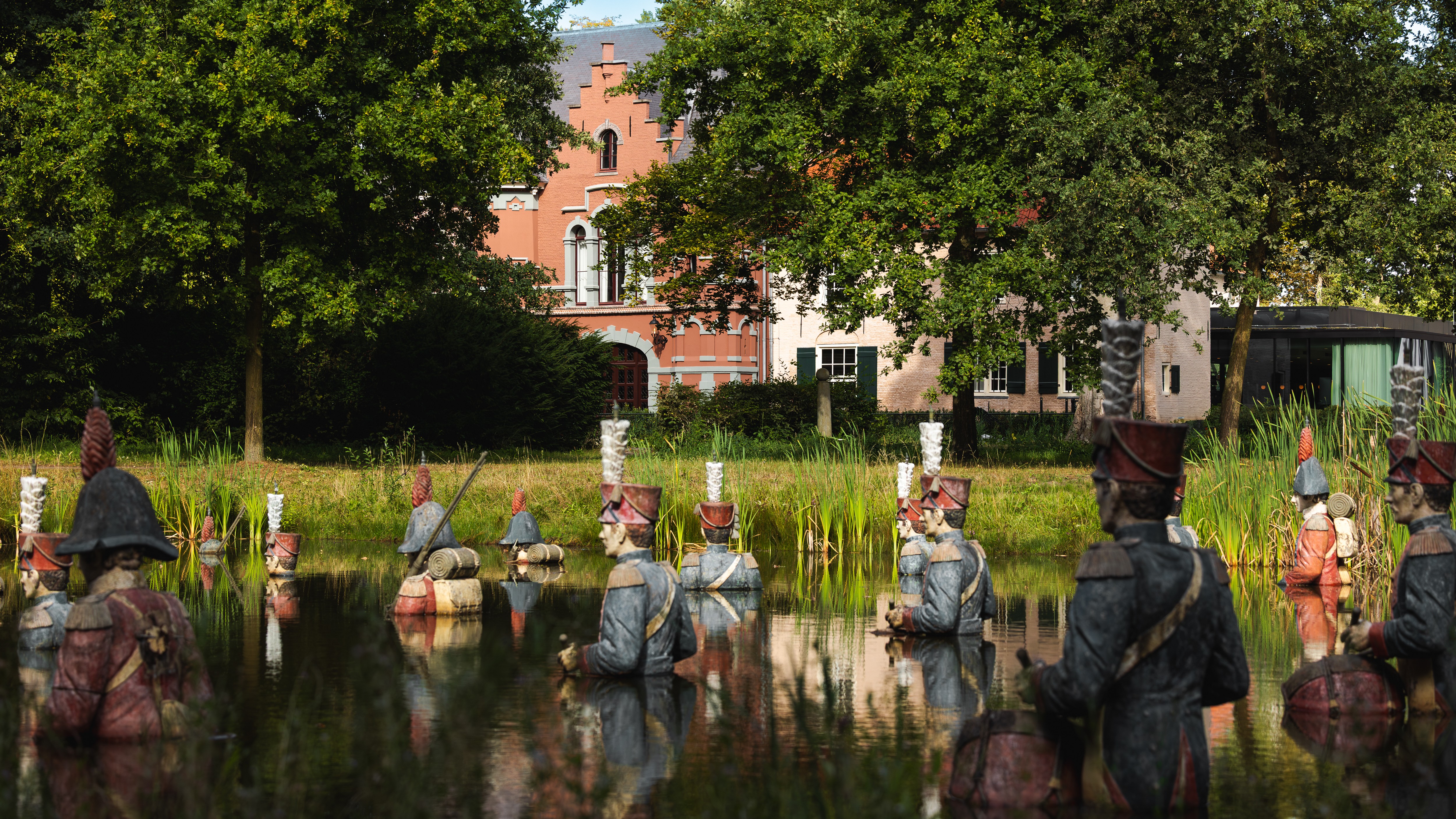 Kasteel Steenenburg met de iconische soldaten
