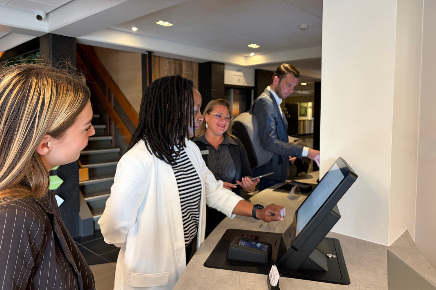 De vernieuwing van de receptie werd als een integraal project opgepakt waarbij ook werd gekeken naar de inrichting.