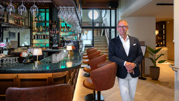 Joost van Damme wint award 'Best Independent Hotelier'