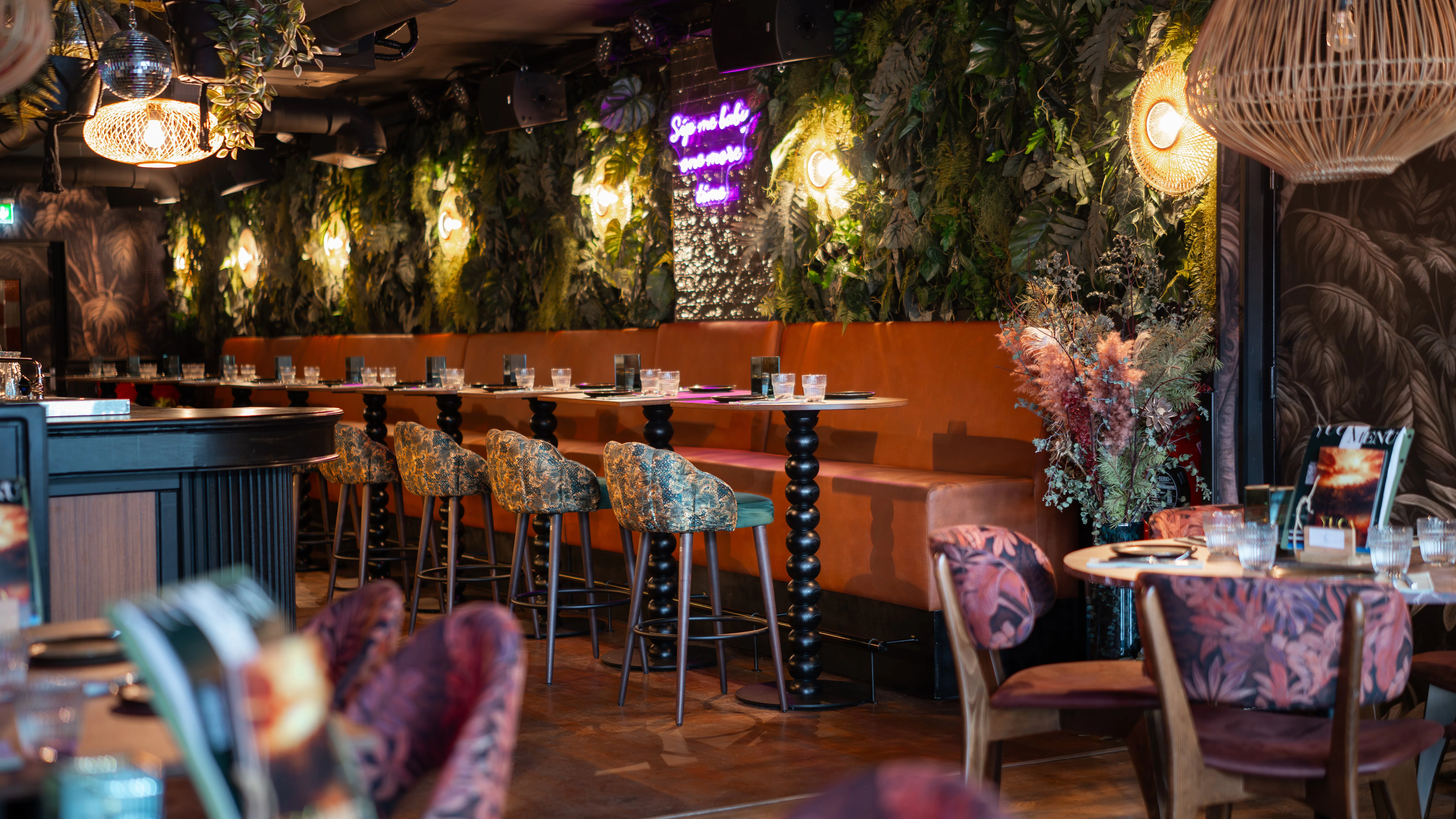 Binnenkijken bij Yuca in Nijmegen: jungle vibe met een vleugje disco