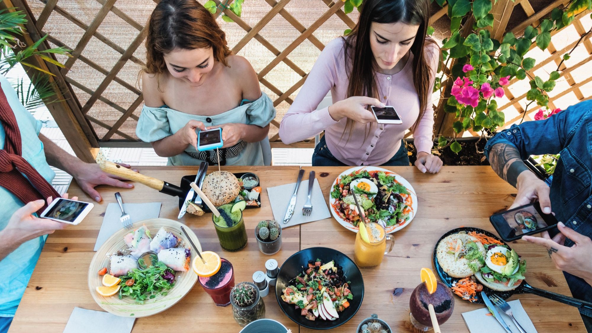 KHN Kompas: 'Gen Z gaat vaker naar de horeca, maar millenials besteden meer'