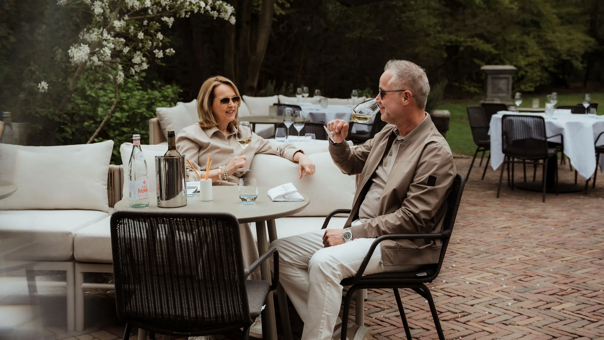 Het terras van restaurant Wolfslaar in Breda
