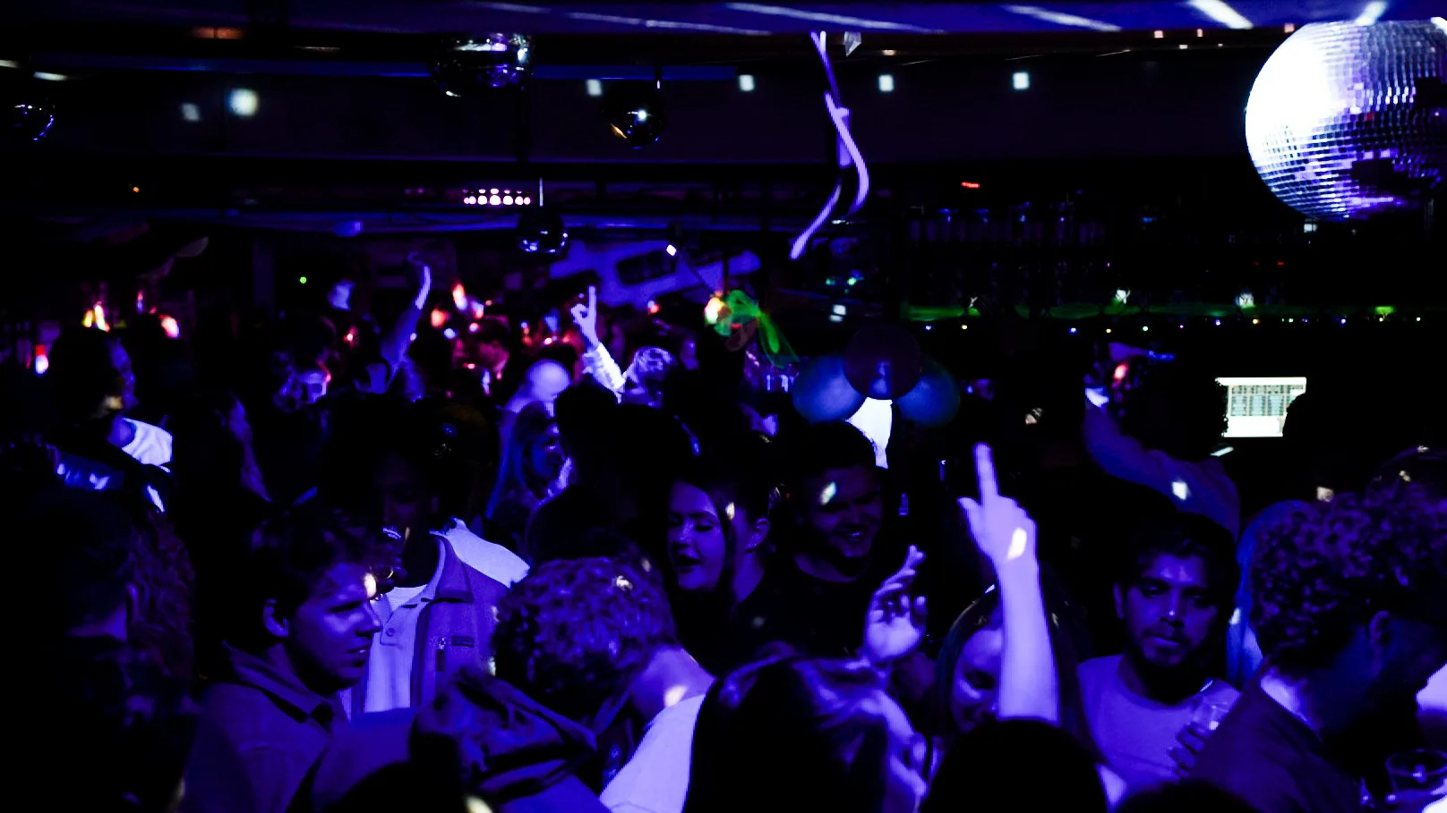 Thoms Underground Bar mag weer open van de gemeente