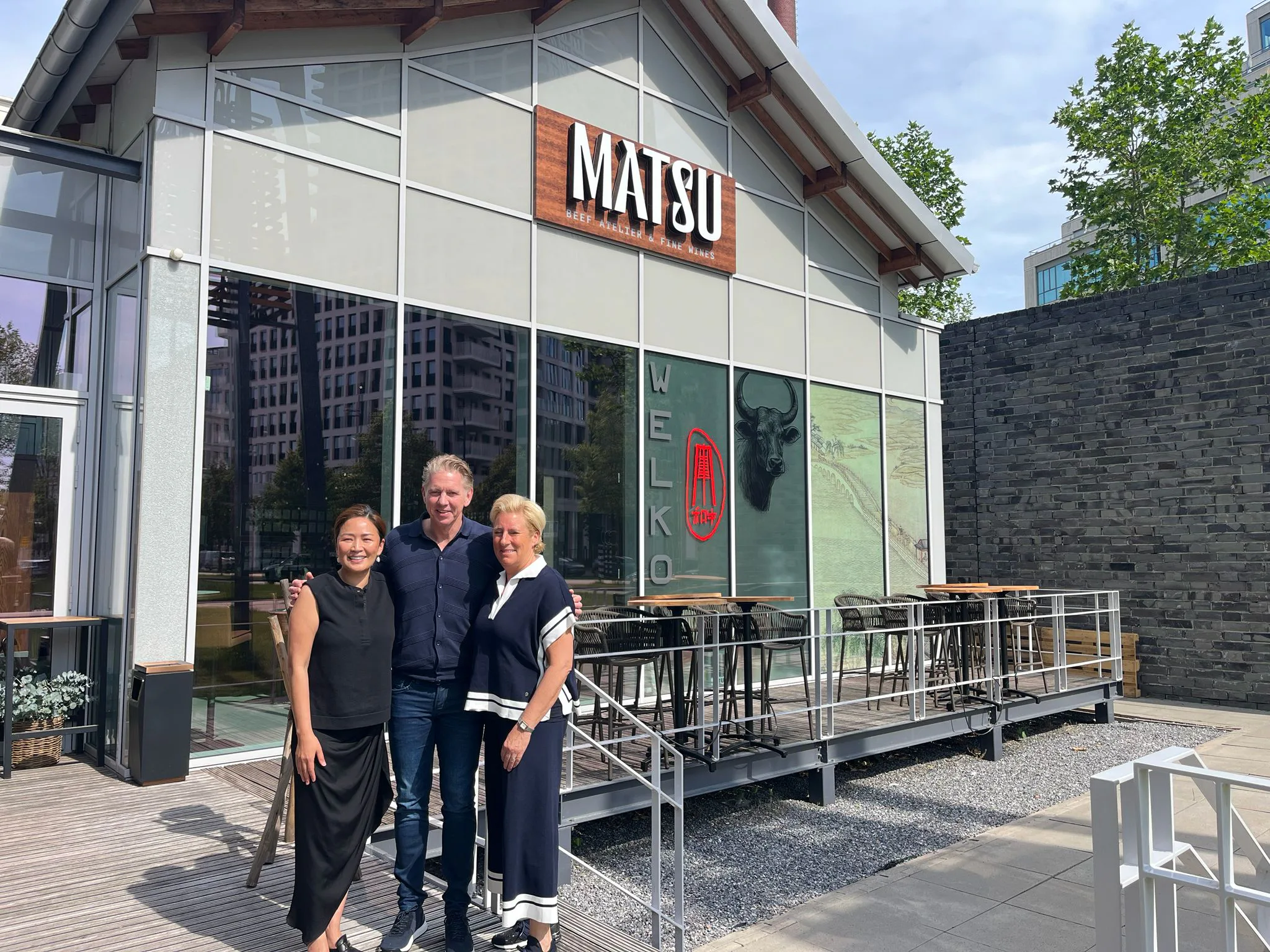 Eveline Wu en Nico en Sonja Boreas bij restaurant Matsu in Eindhoven