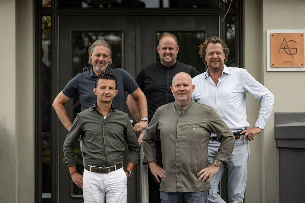 Edwin Kats met de vier nieuwe eigenaren: Roel Immens, Roel Huesmann, Lars Albers en Mark Roselle
