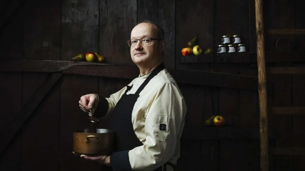 Chef en ondernemer Jean Thoma van restaurant Aan Sjuuteeänjd. Eigen foto.