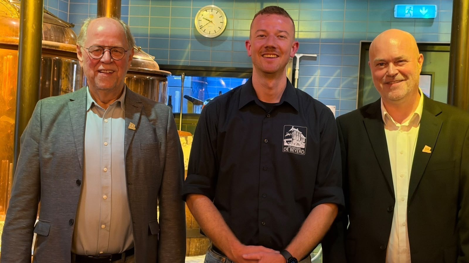SVH Meesterschenkers Martien Evers, Sjors de Jongh en Felix Huisken, bij Brouwerij de Beyerd, onderdeel van Café & Brouwerij de Beyerd.