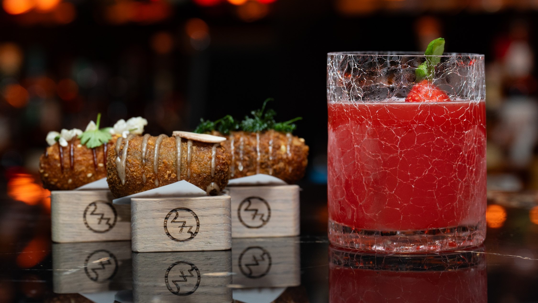 Cocktail The Noov met kroketjes.