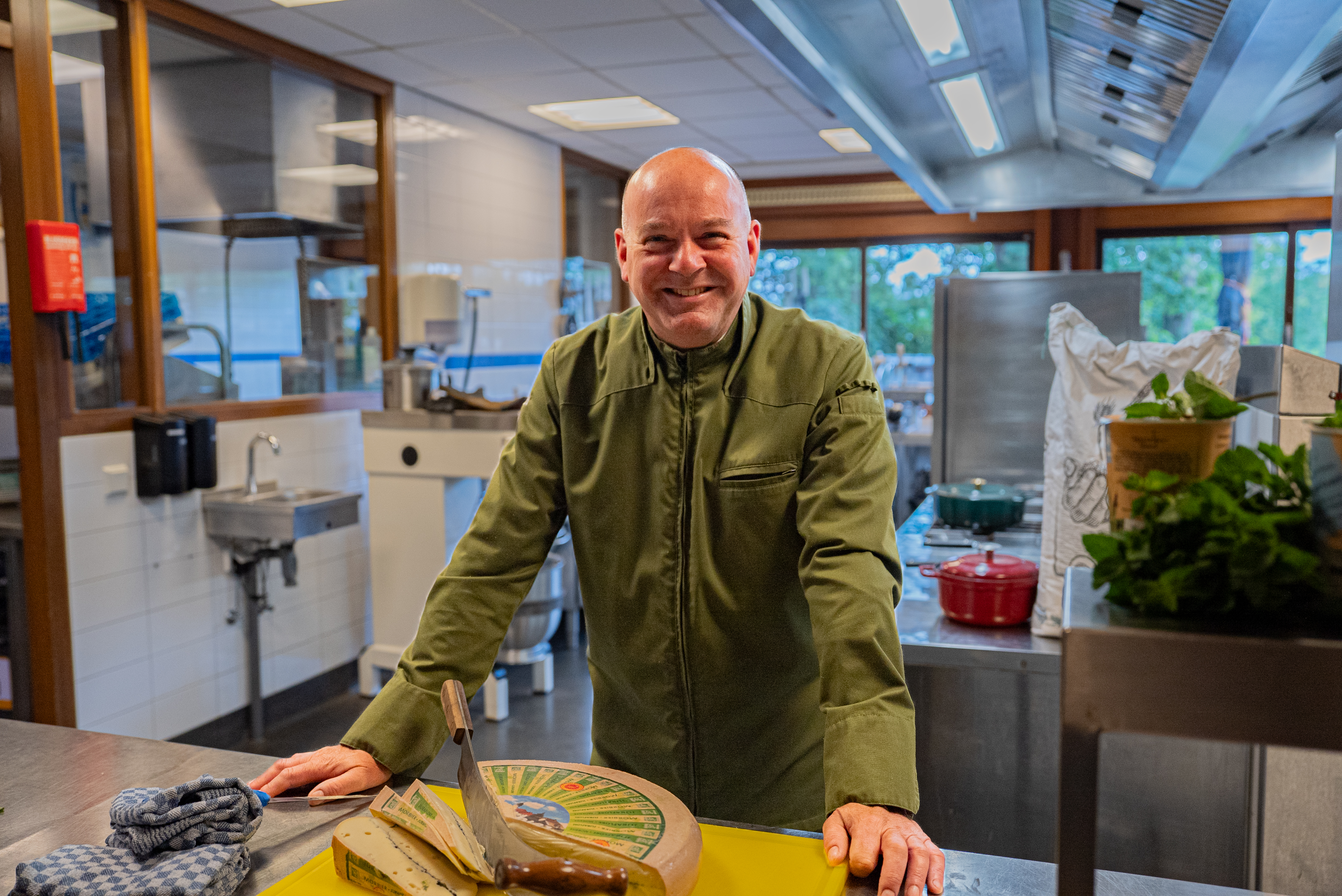 Chef-kok Eric van Veluwen biedt zijn gasten niet alleen rijke, intense smaken, maar ook vakmanschap en een eerlijk verhaal.